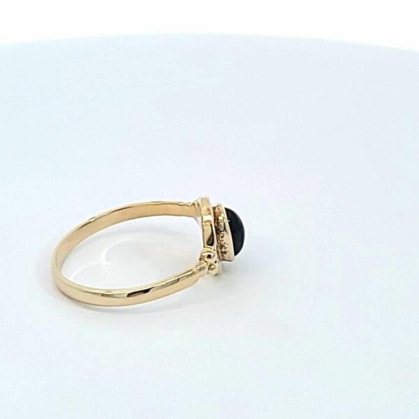 14 kt yellow gold Custom Sapphire Bezel Oval Mount